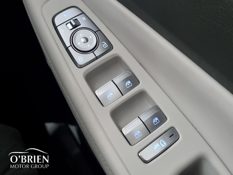 2022 Hyundai Santa Fe - image 20