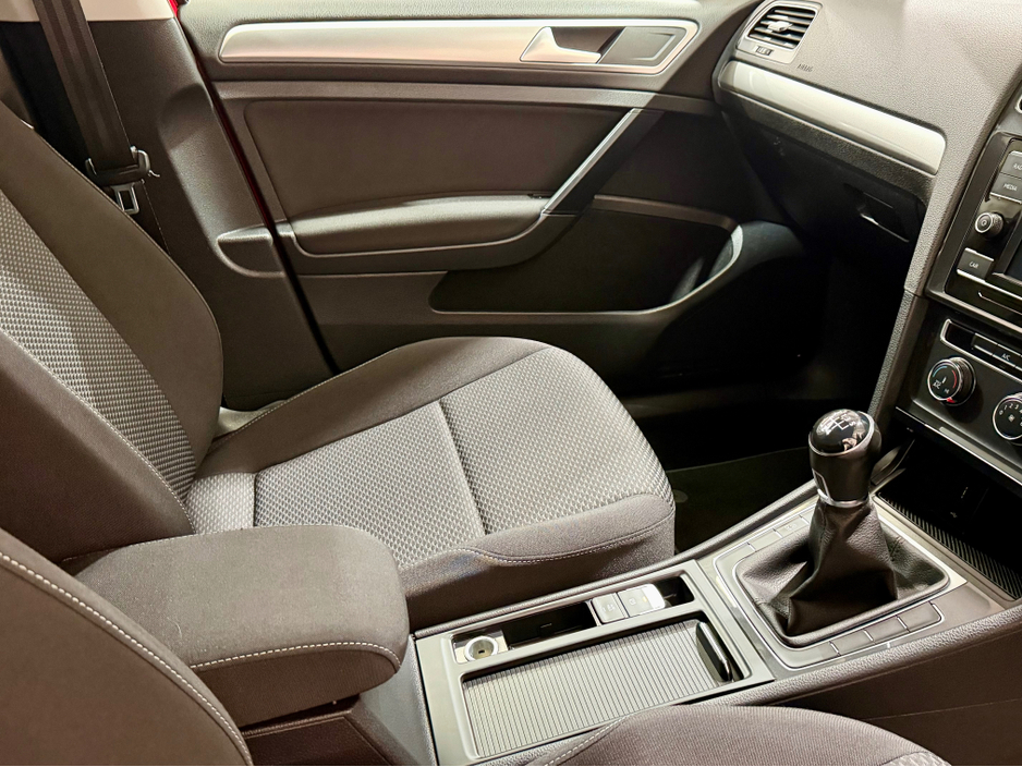 2019 Volkswagen Golf - image 8