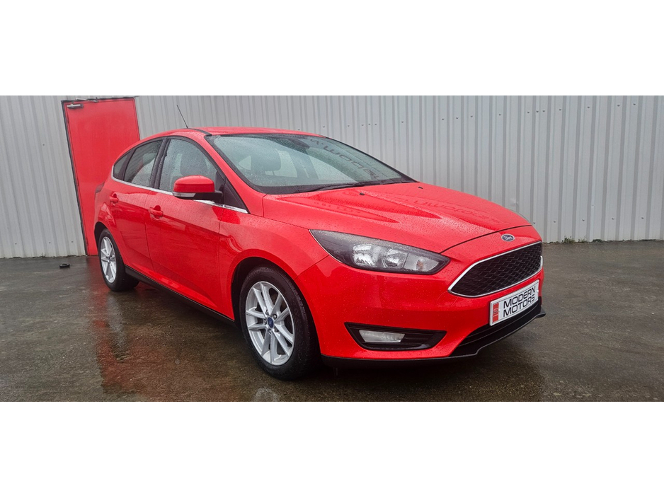 2015 Ford Focus - image 2