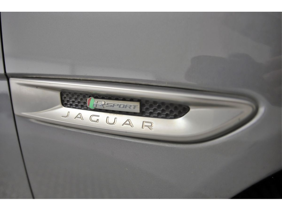 2017 Jaguar XE 2.0D R-SPORT 180BHP 6SPD €16,890