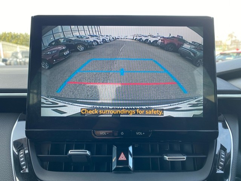 2023 Toyota Corolla - image 12