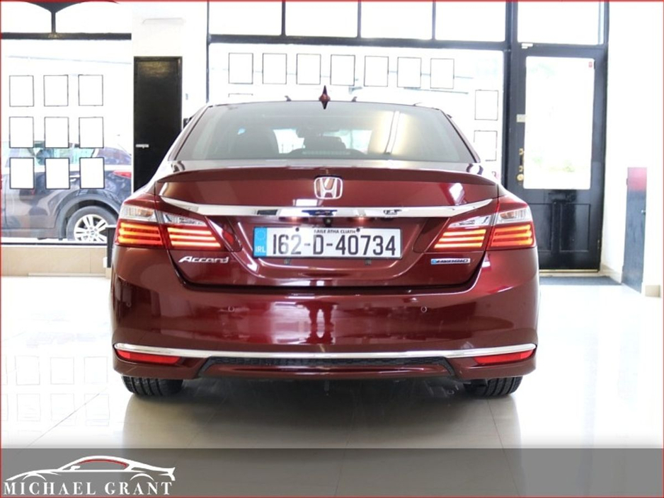 2016 Honda Accord - image 6