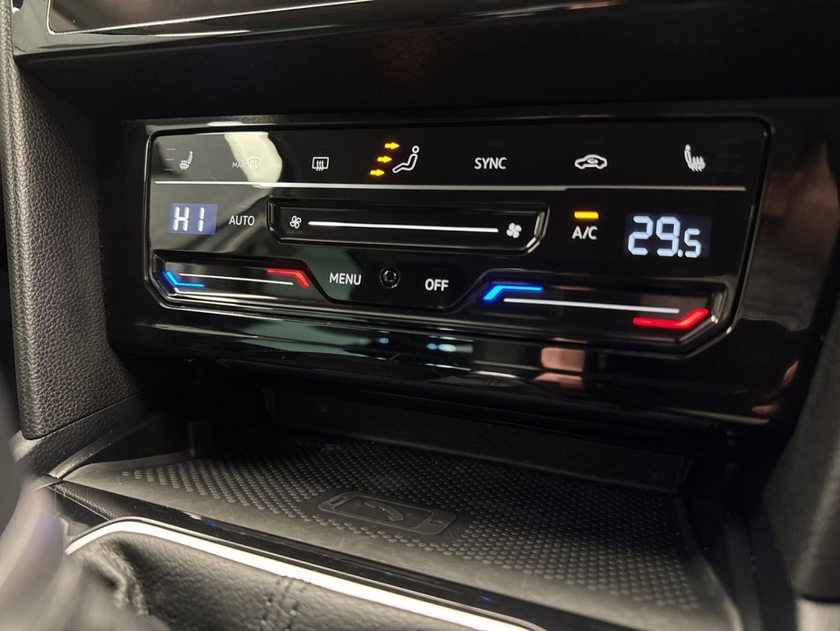 2022 Volkswagen Passat - image 18