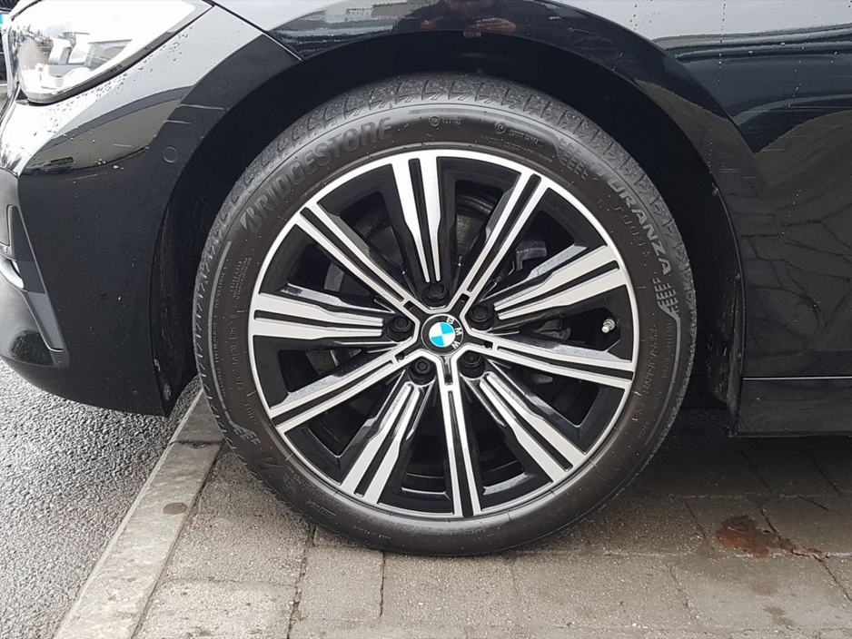2022 BMW 3 Series 318d SE €39,995
