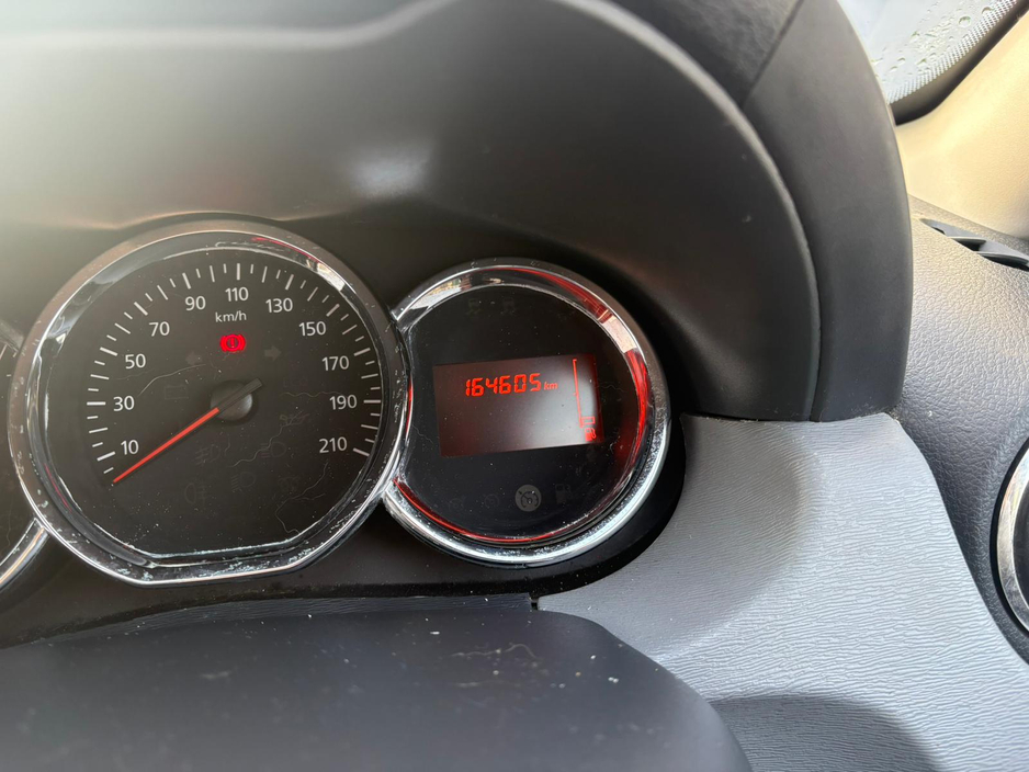 2015 Dacia Duster SIGNATURE 1.5 DCI 110 4X €8,950