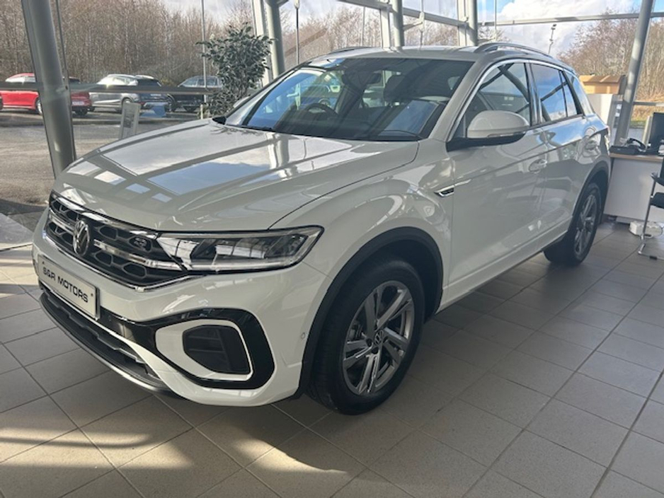 2025 Volkswagen T-Roc - image 2