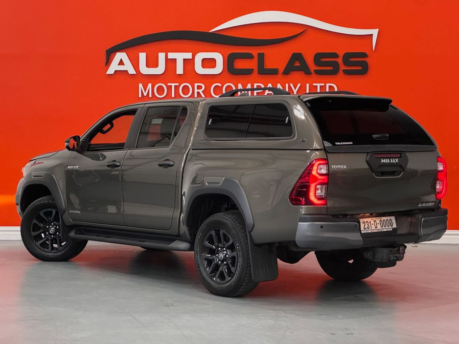 2023 Toyota Hilux - image 7