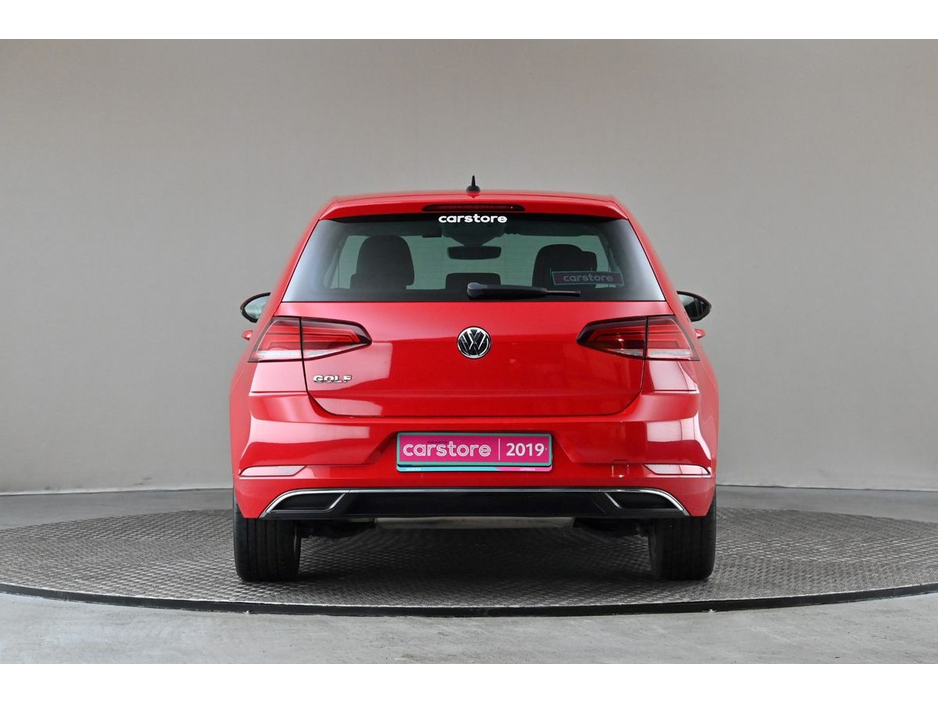 2019 Volkswagen Golf - image 9