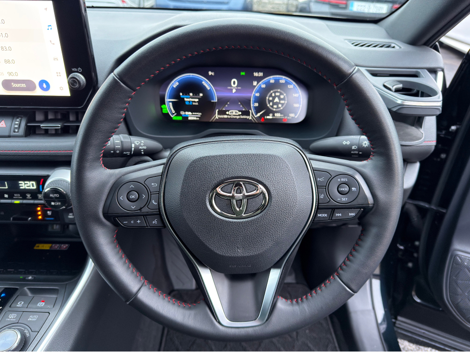 2024 Toyota Rav4 4X4 PHEV - Platinum Modelista - New model €48,940