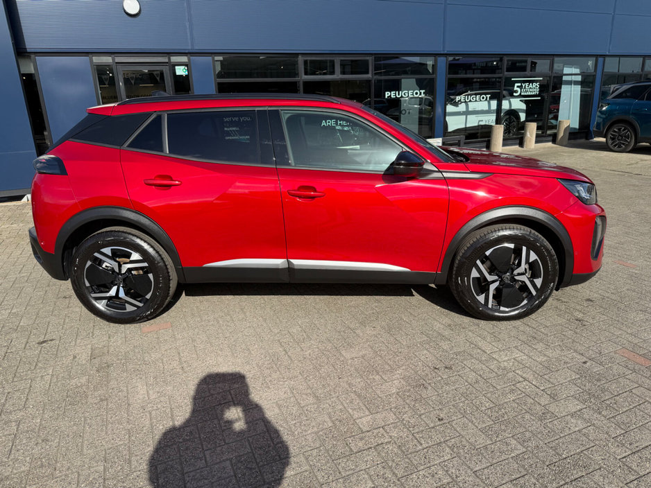 2025 Peugeot 2008 - image 3