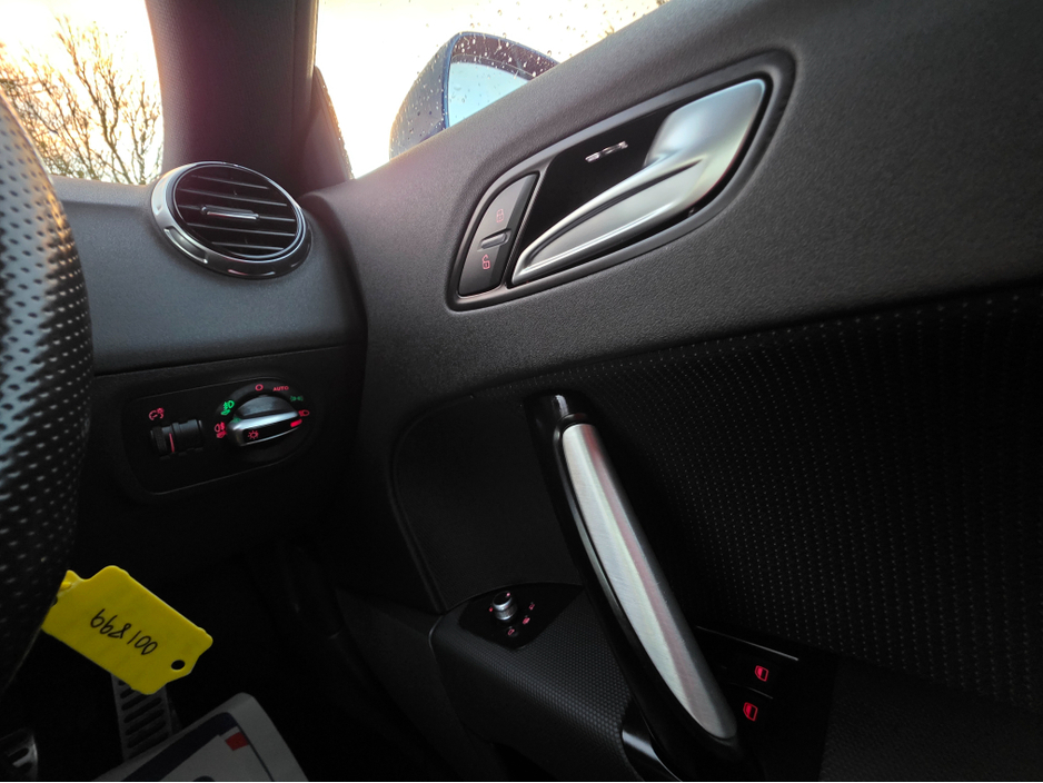 2014 Audi TT - image 18