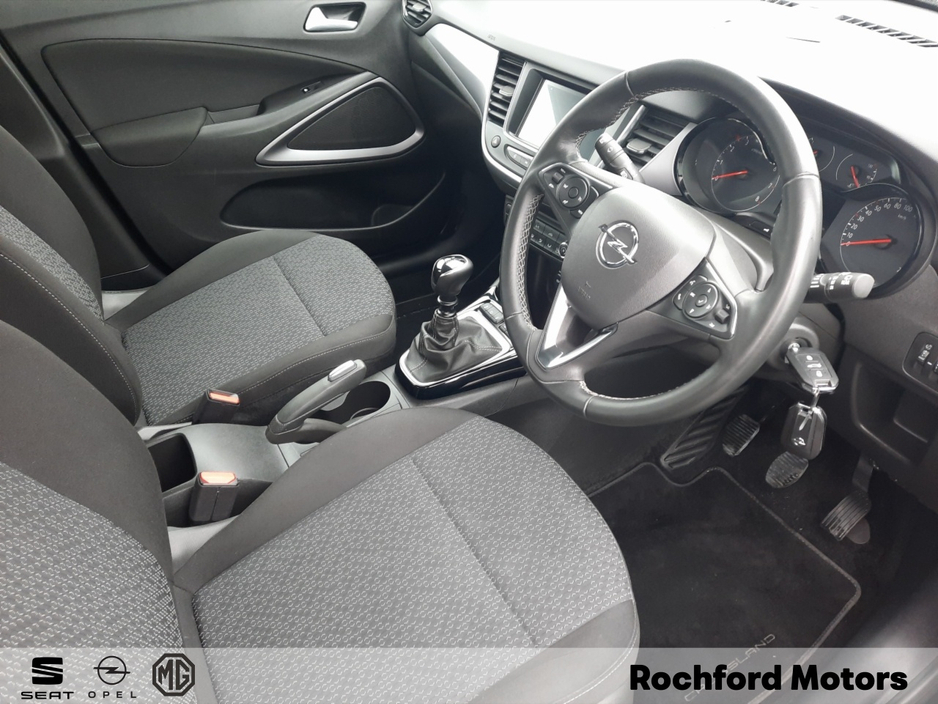 2024 Opel Crossland X - image 10