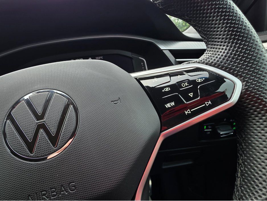 2022 Volkswagen Arteon - image 28