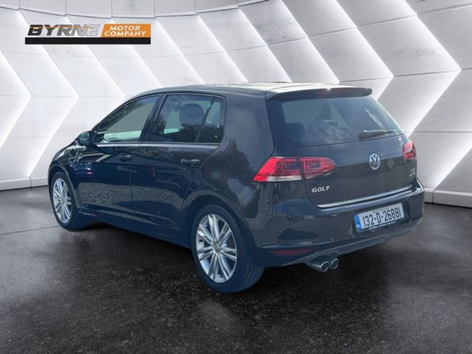 2013 Volkswagen Golf - image 3