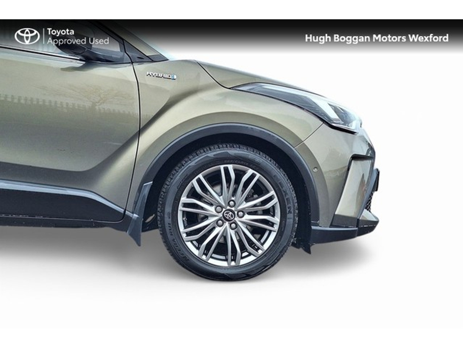 2022 Toyota C-HR - image 13