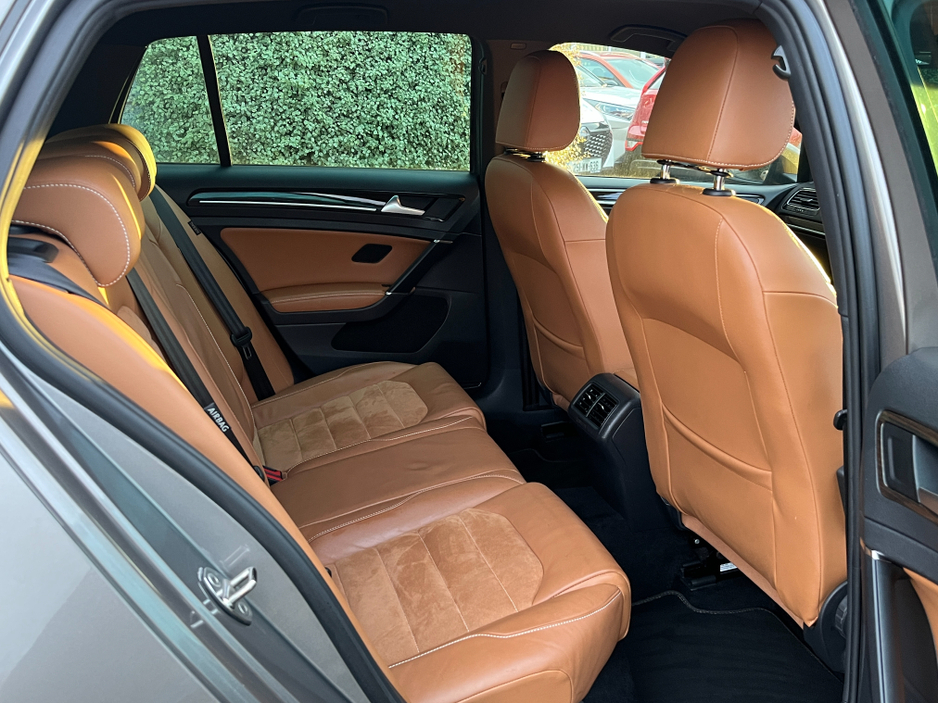 2014 Volkswagen Golf EDITION 40 AUTOMATIC 1.4 PETROL //HALF LEATHER SEATS//HEATED SEATS//REVERSE CAMERA//ADAPTIVE CRUISE CONTROL//KEYLESS ENTRY// €13,950