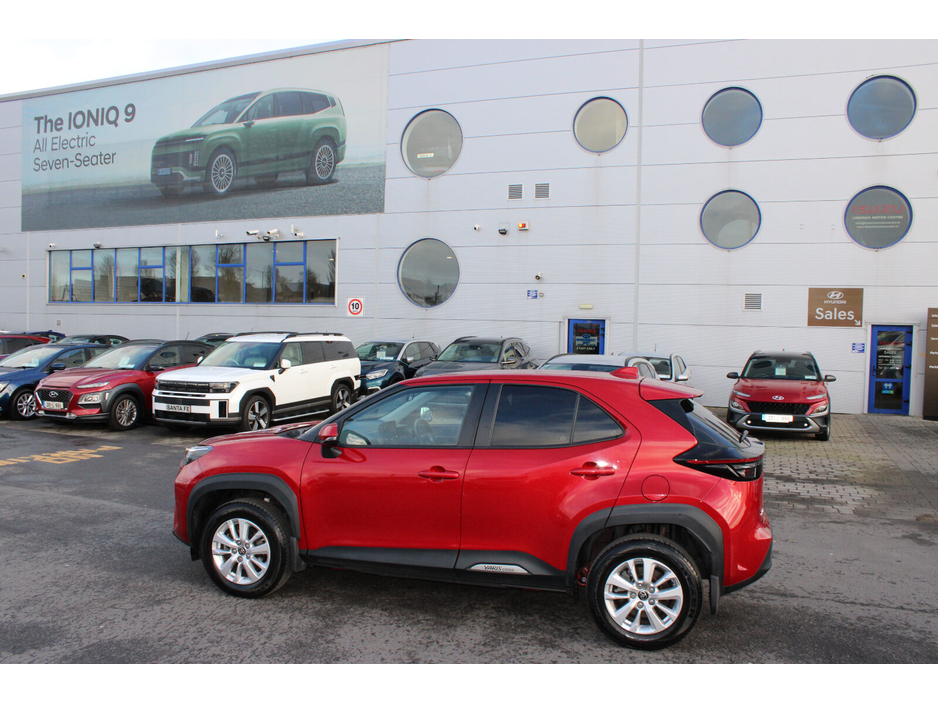 2022 Toyota Yaris Cross 1.5 Hybrid CVT Luna €23,950