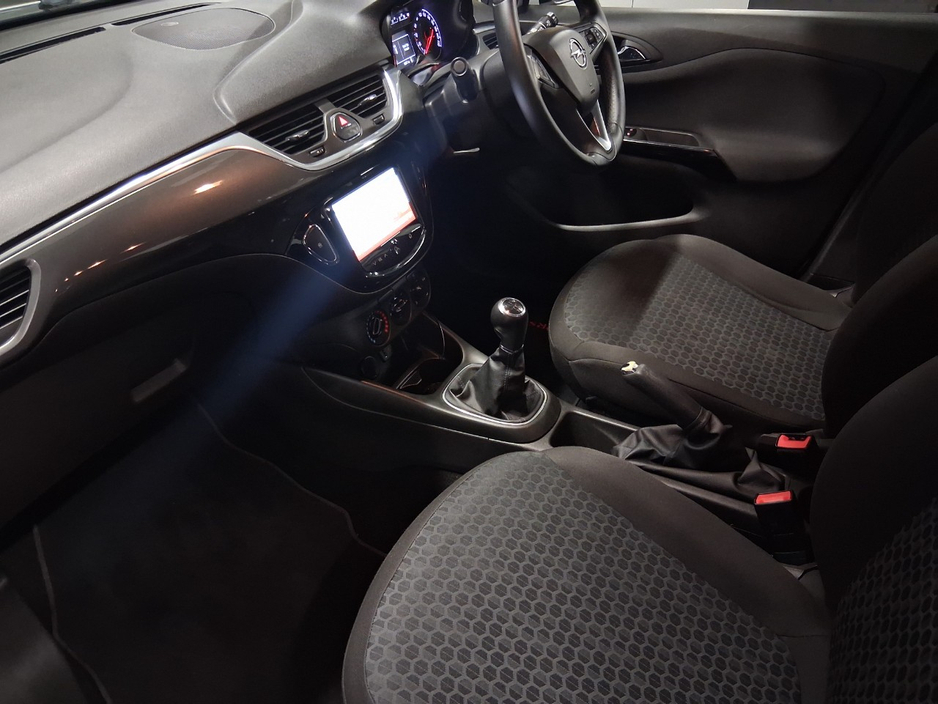 2015 Opel Corsa - image 7