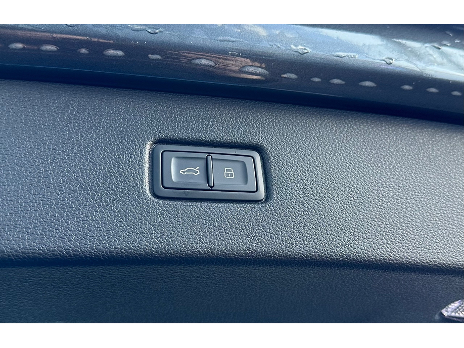 2025 Audi Q7 - image 8