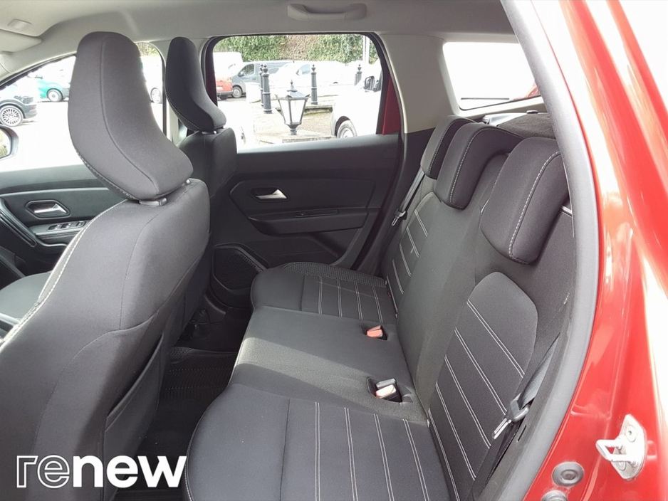 2022 Dacia Duster - image 11