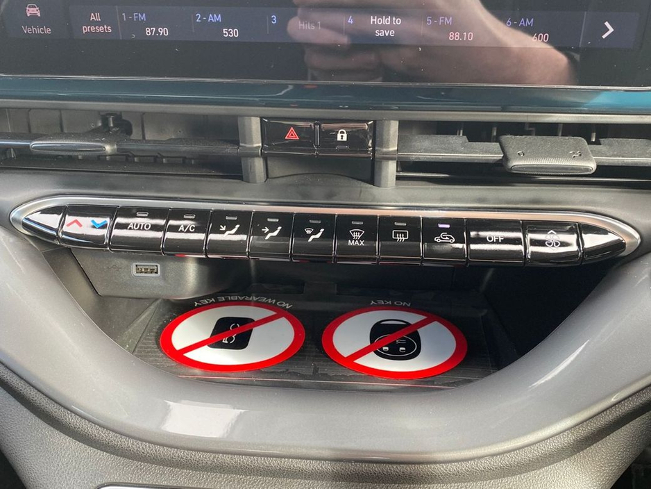 2025 Fiat 500e - image 21