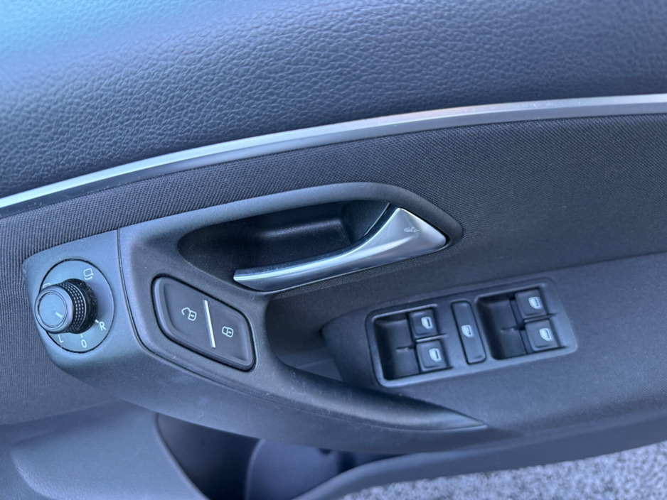 2015 Volkswagen Polo - image 19