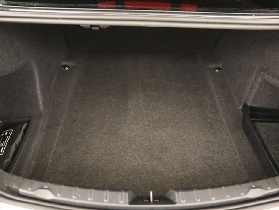 2015 BMW 3 Series - image 15