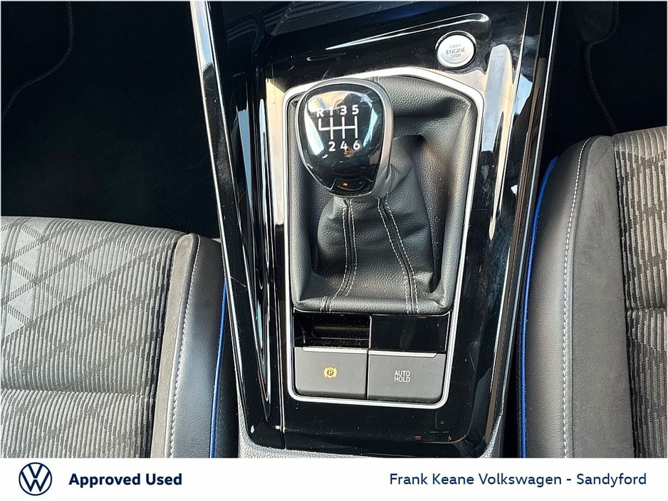 2025 Volkswagen Golf *R-LINE* 1.5TSI 150HP Manual @Frank Keane Volkswagen South Dublin €36,495