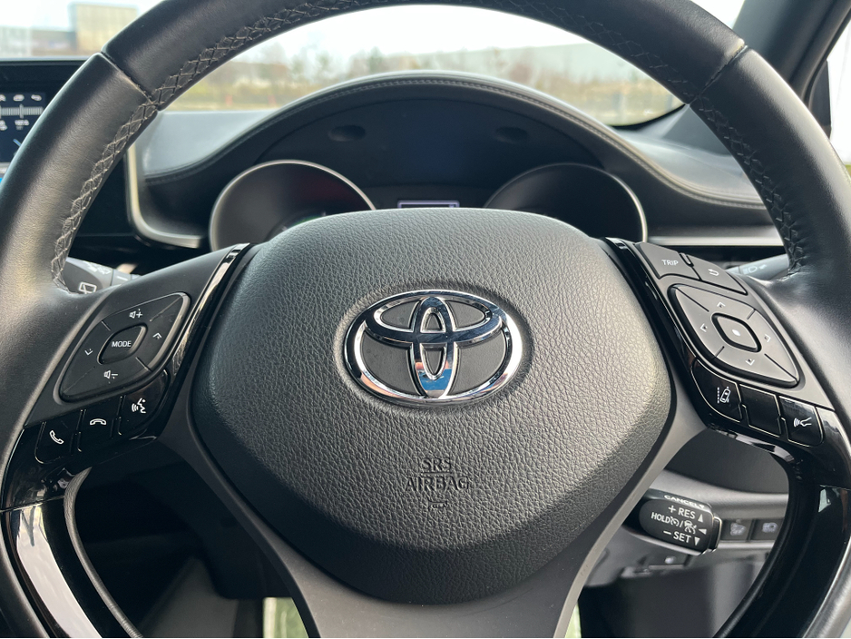 2017 Toyota C-HR 1.8 HYBRID AUTO LOW KM €16,950