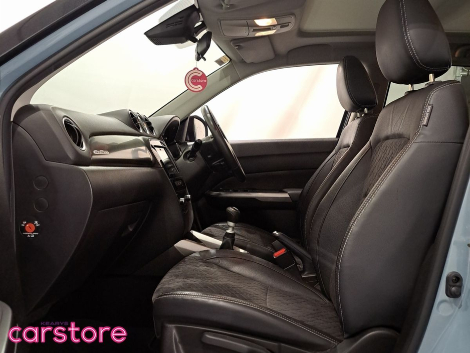 2022 Suzuki Vitara - image 9