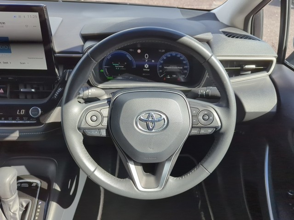 2023 Toyota Corolla - image 9