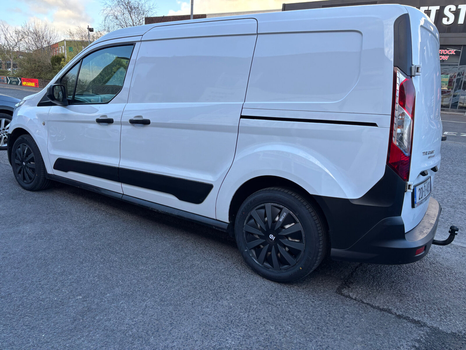2020 Ford Transit - image 19