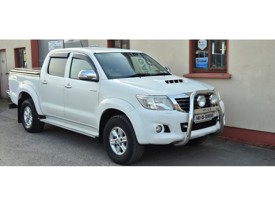 2014 Toyota Hilux - image 3