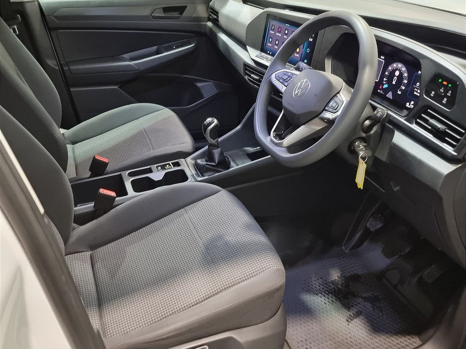 2025 Volkswagen Caddy - image 8