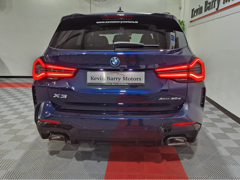 2022 BMW X3 30E M SPORT (PRO PACK / OYSTER LEATHER) X-DRIVE AUTOMATIC **ONE OWNER / TOP SPEC / 20" ALLOYS / APPLE CARPLAY / ADAPTIVE LED HEADLIGHTS / BMW M SEATBELTS / ELECTRIC BOOTLID /REVERSE CAMERA / SAT NAV** €49,900