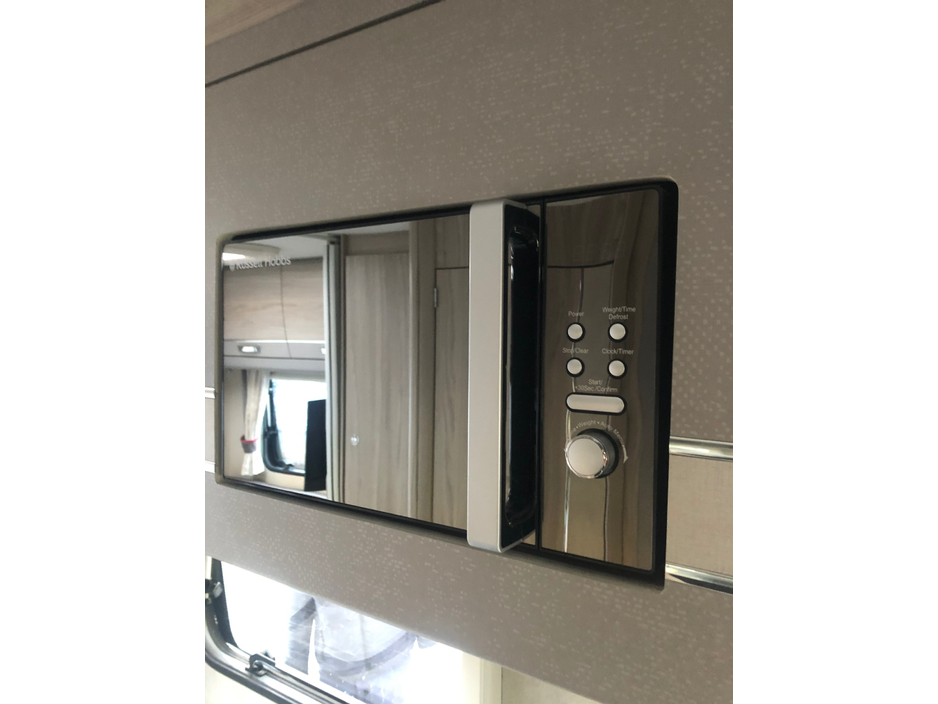 2021 Peugeot Boxer - image 13