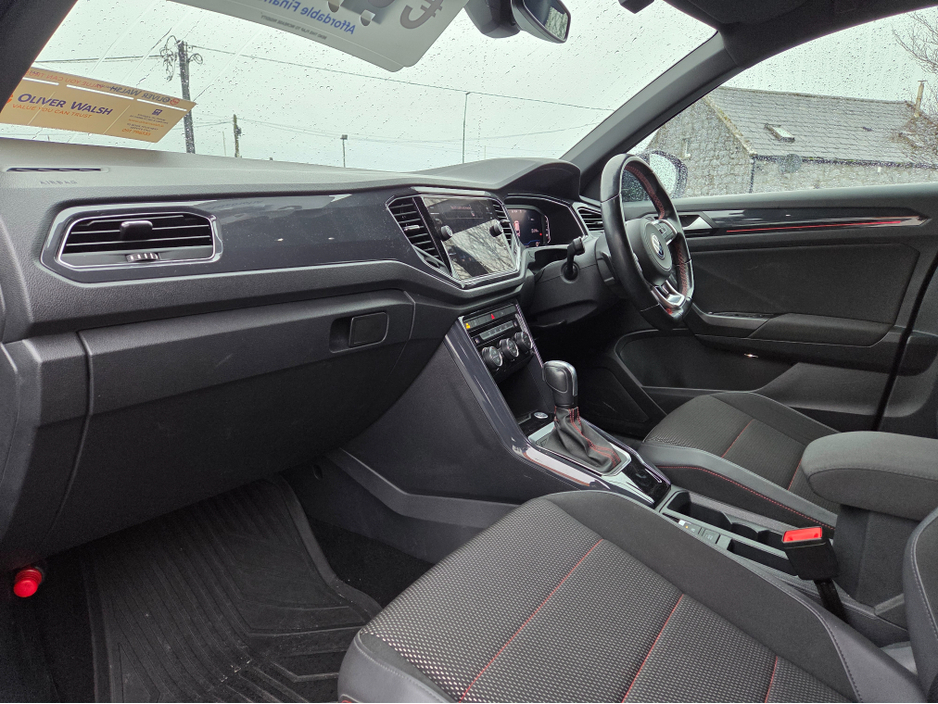 2021 Volkswagen T-Roc - image 6
