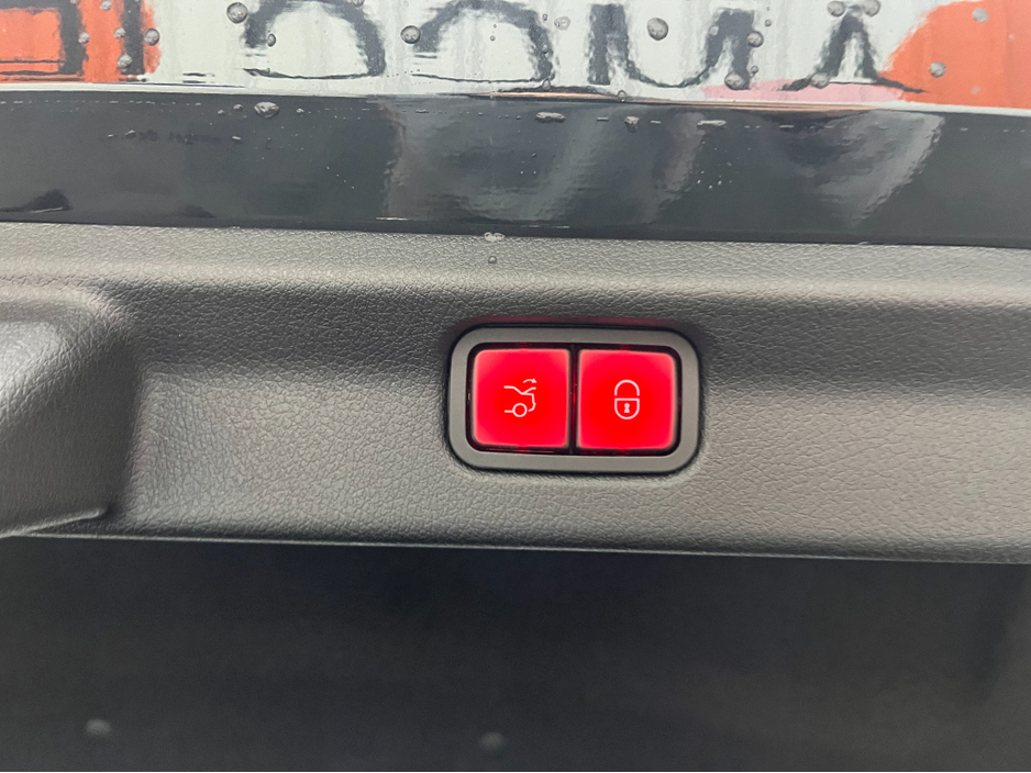 2024 Mercedes-Benz EQE - image 9