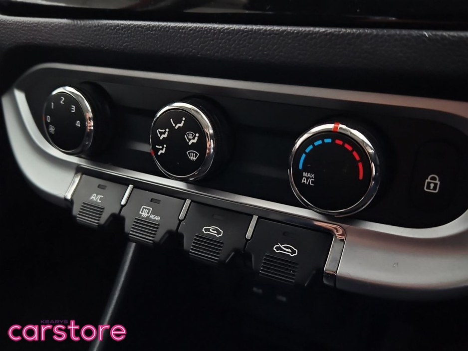 2017 Kia Rio - image 19