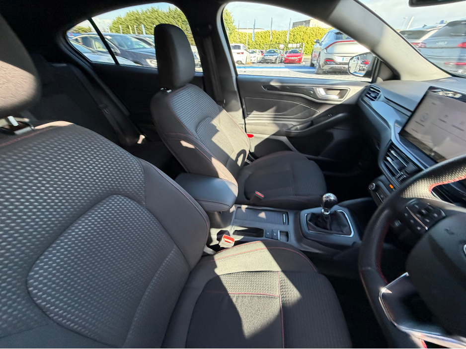 2023 Ford Focus - image 15