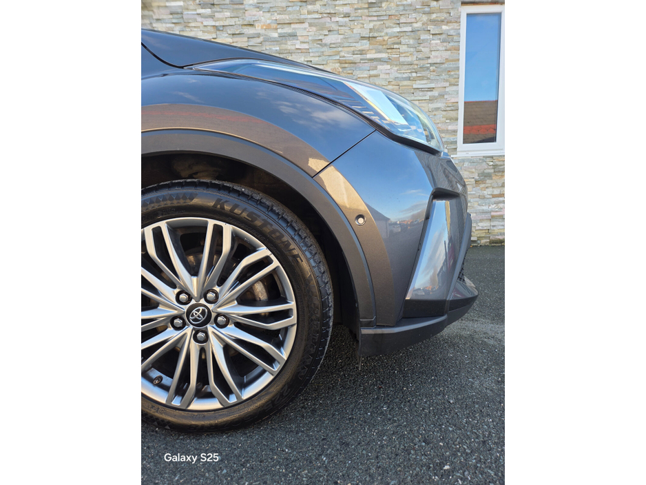 2023 Toyota C-HR 1.8 HYBRID SOL €25,450