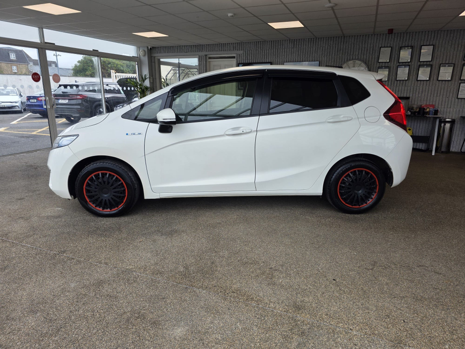 2016 Honda Fit - image 7