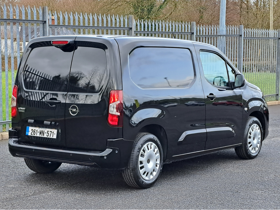 2026 Opel Combo - image 5