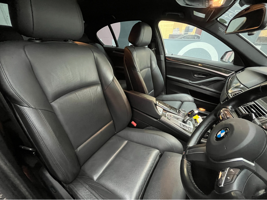 2017 BMW 5 Series - image 12