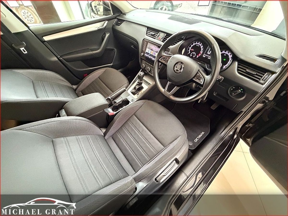 2018 Skoda Octavia - image 13