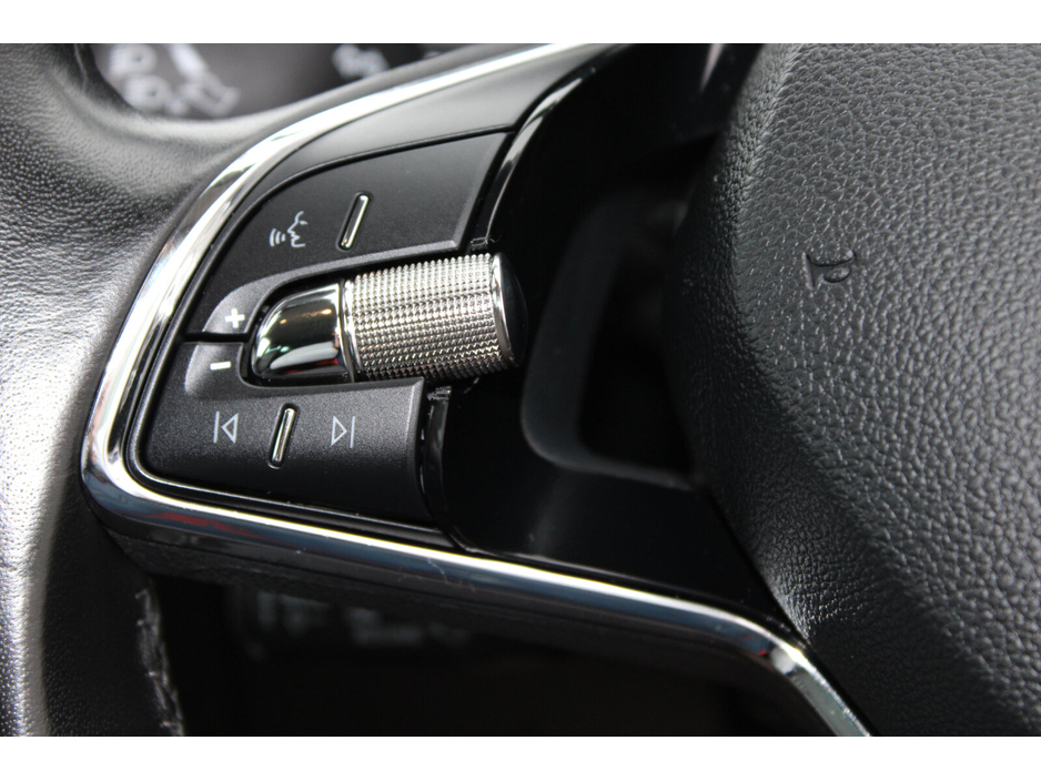 2021 Skoda Superb - image 26