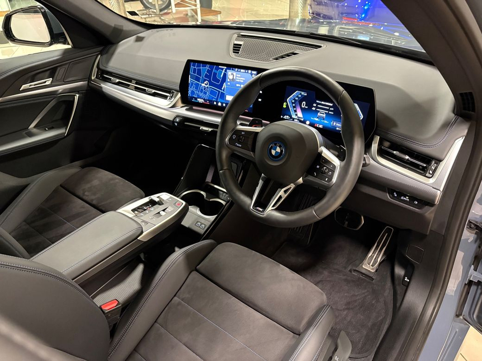 2025 BMW X1 25e M-SPORT PRO X-DRIVE=ONLY 8000 MILES//HUGE SPEC//AS NEW=BMW WARRANTY UNTIL 02/2028=TAILORED FINANCE PACKAGES INCL PCP AVAILABLE=TRADE IN'S WELCOME €52,995