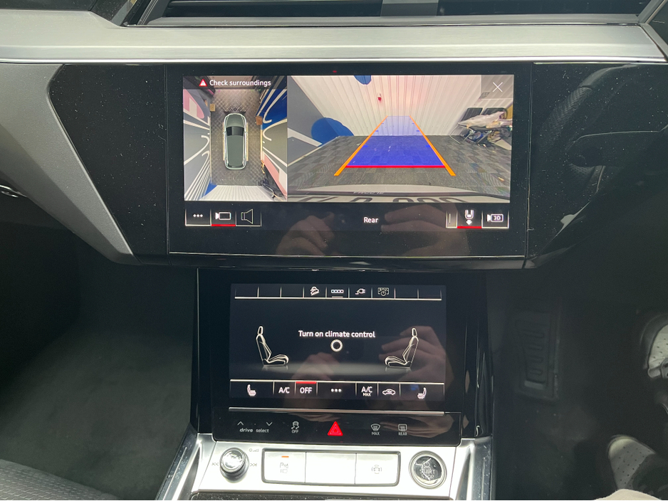 2022 Audi e-tron - image 23