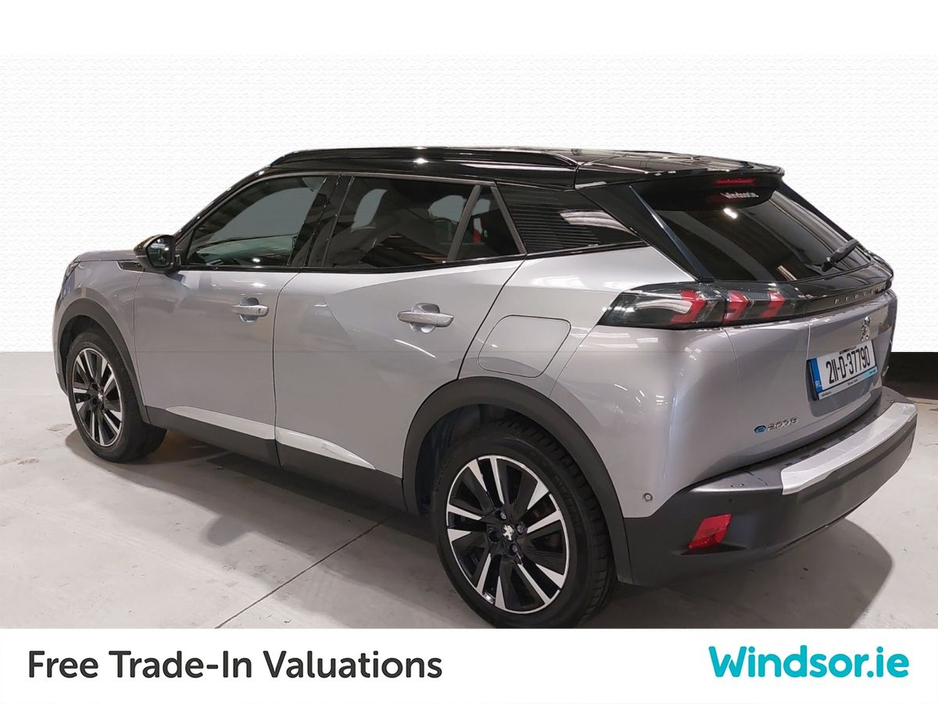 2021 Peugeot 2008 - image 2