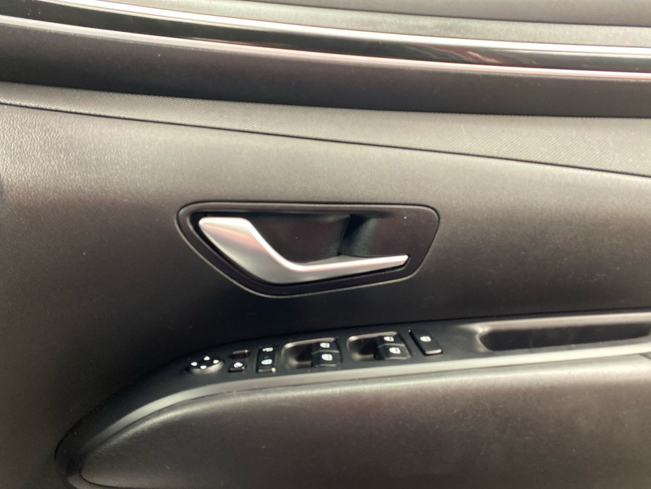 2022 Hyundai Tucson - image 12